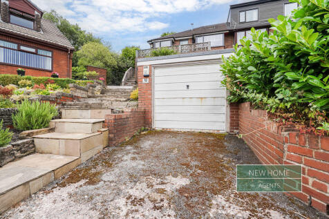 New Royd Avenue, Lees, Oldham, OL4 3PH
