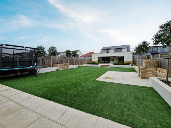 superb rear garden