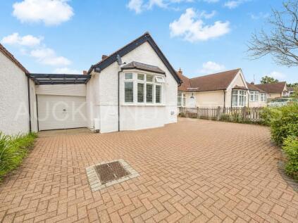Strafford Gate, Potters Bar