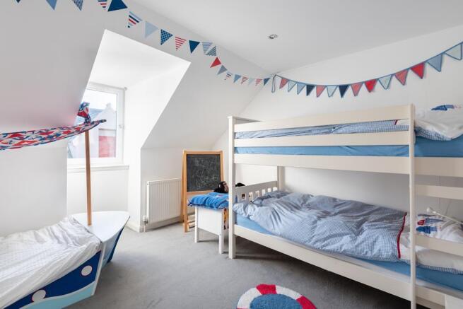BEDROOM 4