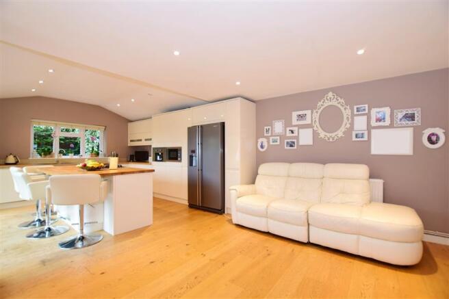 Kitchen/Dining Area