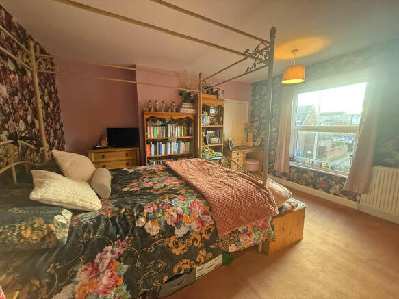 3 bed Semi-Detached for sale Image 7