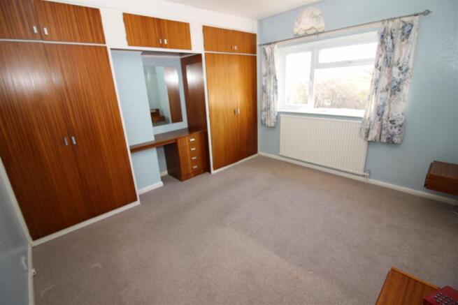 BEDROOM 2