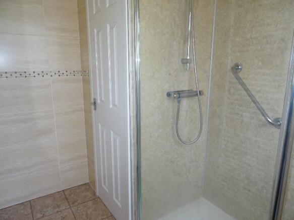 SHOWER ROOM 2