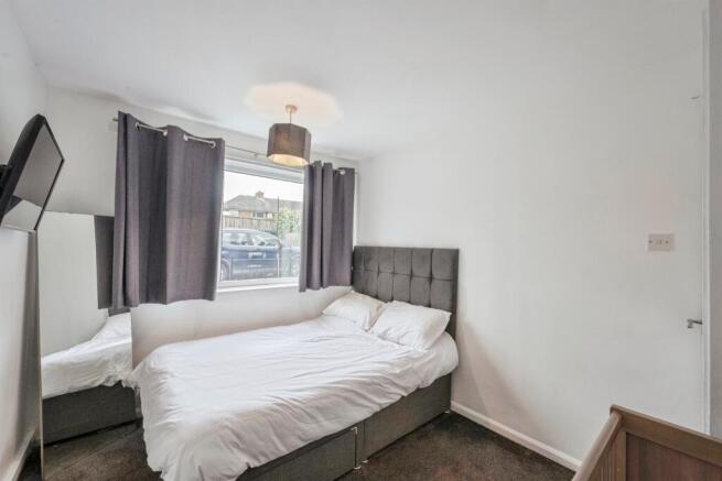 2 bed Ground Flat for sale Image 9