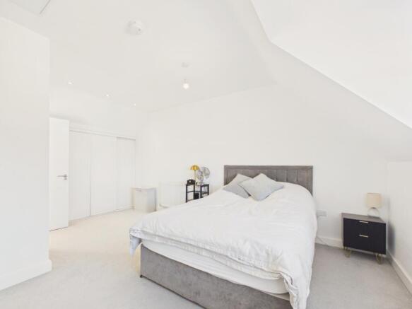 3 bed Terraced for sale Image 12