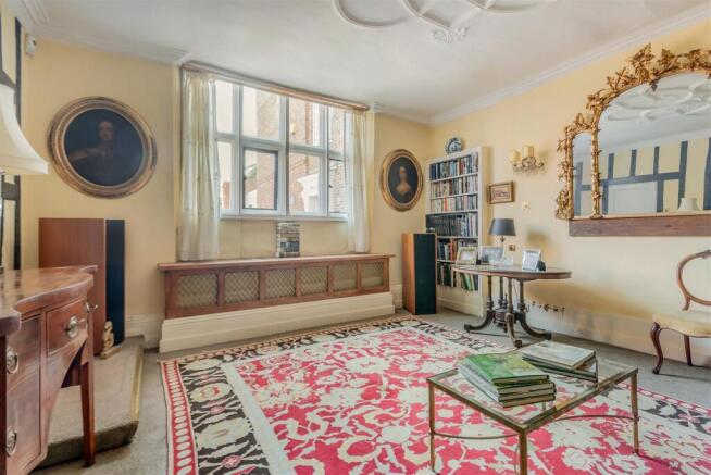8682174-interior02.jpg