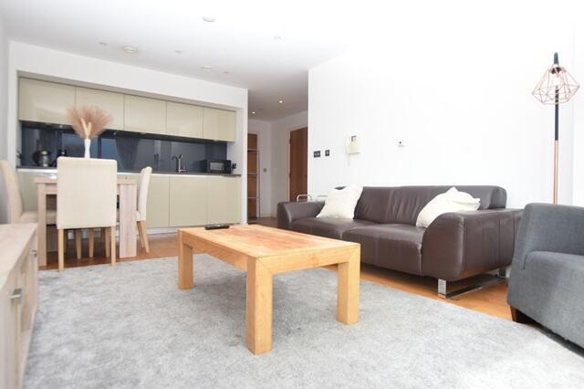 2 bed Apartment to rent Image 5