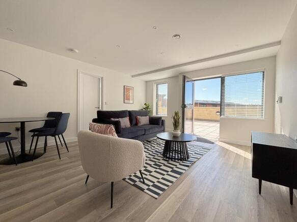 2 bed Flat to rent Image 4