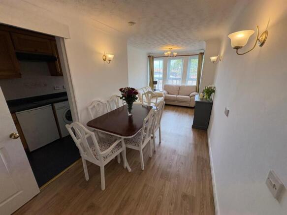 2 bed Apartment for sale Image 9