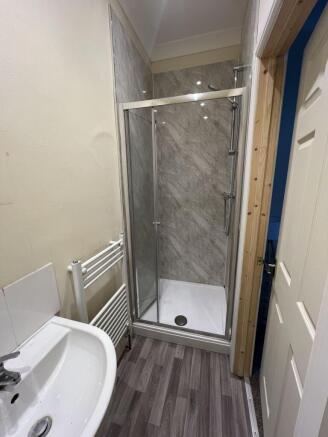 1 bed House Share to rent Image 7