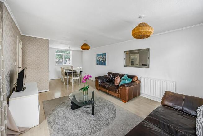 House in Chingford - More
