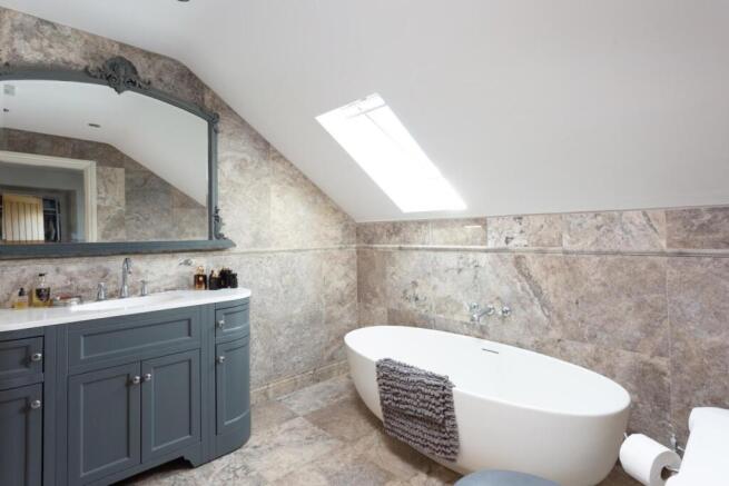 4 bed Detached for sale Image 12