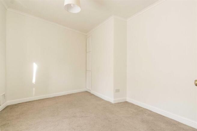 3 bed Terraced for sale Image 8