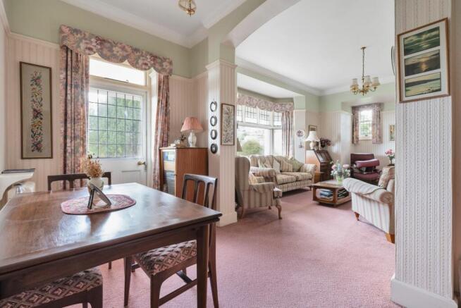 SITTING & DINING ROOM