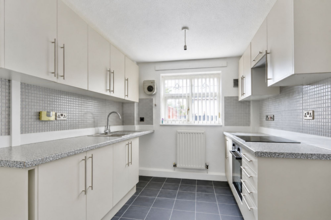 3 bed Semi-Detached for sale Image 6
