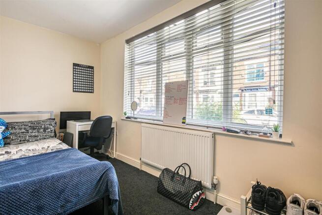 3 bed House to rent Image 8