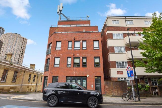Apartment 6, Skysail Building, 210 Poplar High Street, London, E14 0BB