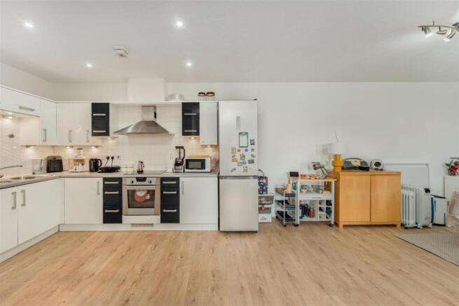36 People's Place, Banbury-19.jpg
