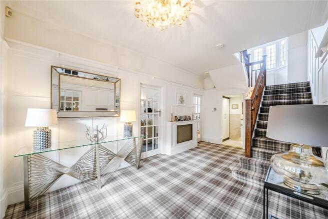 5 bed Detached for sale Image 7