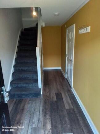 3 bed Town House to rent Image 6