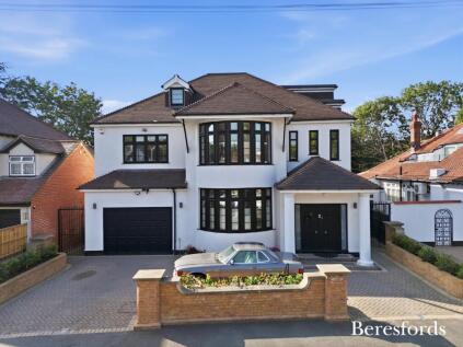 Links Avenue, Gidea Park, RM2