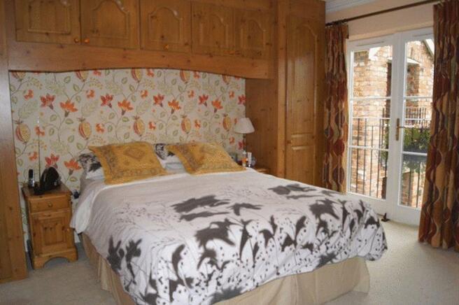 Photo 10