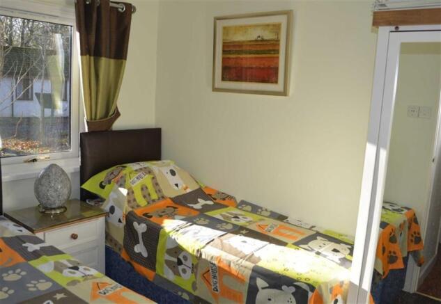BEDROOM 2