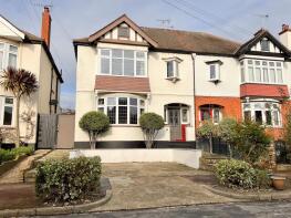 9, Woodfield Gardens, Leigh-on-sea SS9 1EW
