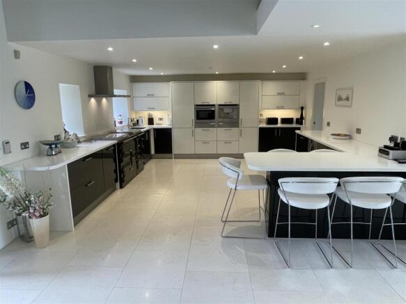 Kitchen.JPG