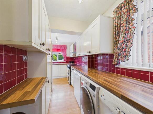 3 bed Semi-Detached for sale Image 9