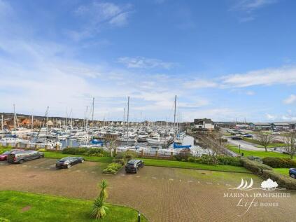 Lock Approach, Port Solent