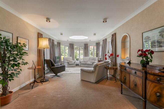 Sitting/Dining Room