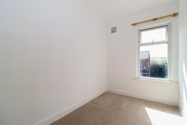 3 bed Terraced for sale Image 11