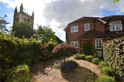 Kingham Place, Farnham, GU9