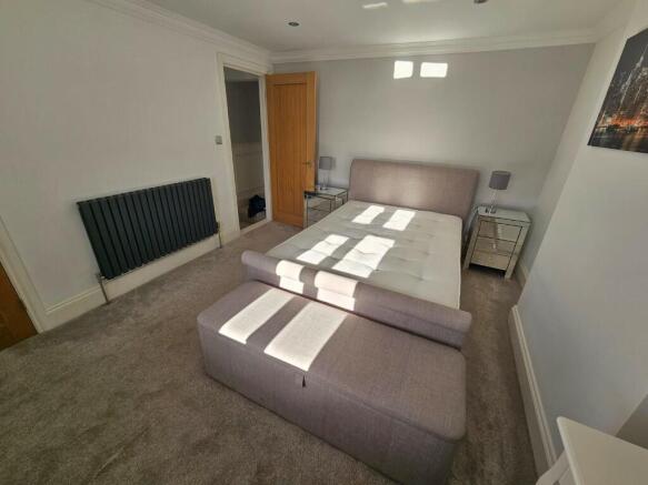 2 bed Terraced to rent Image 8