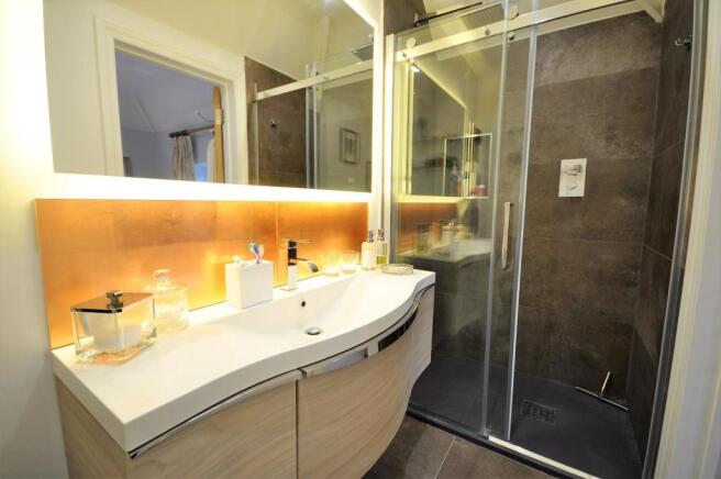 Master En-Suite