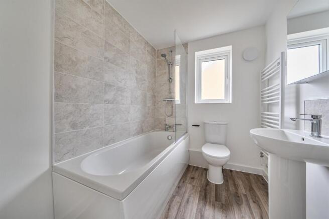 3 bed Semi-Detached to rent Image 11