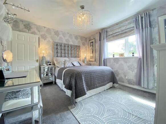 MASTER / BEDROOM 2