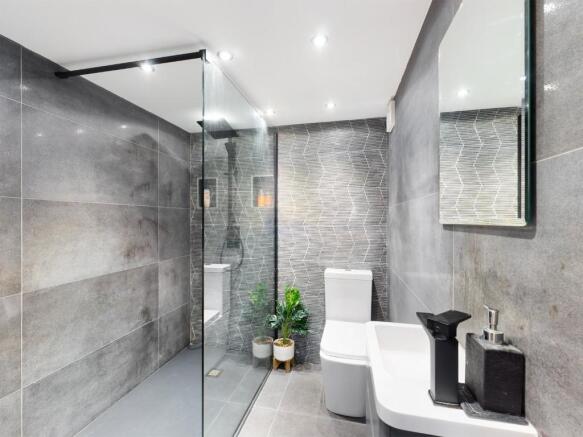 SHOWER ROOM