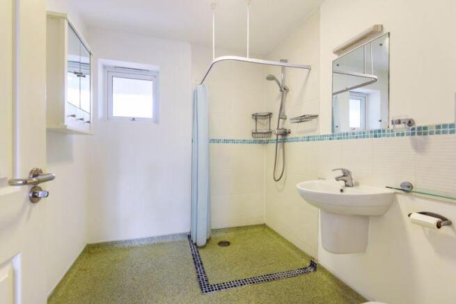 Ensuite to mas...