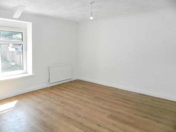 2623-PRA11043-10-raw