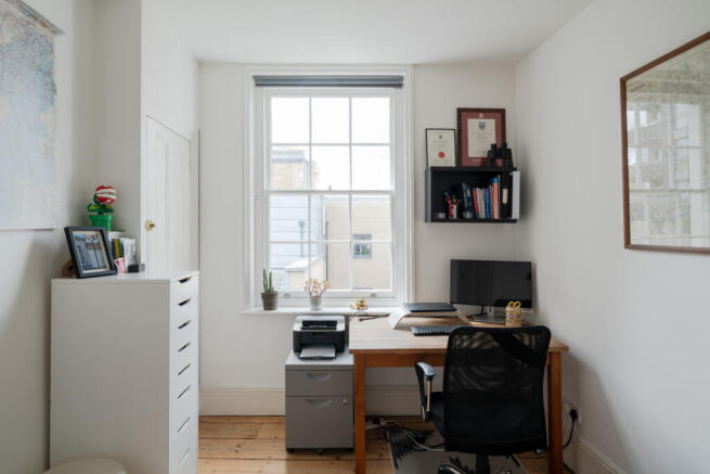 350508 - Commercial Road, London E14 - high res...