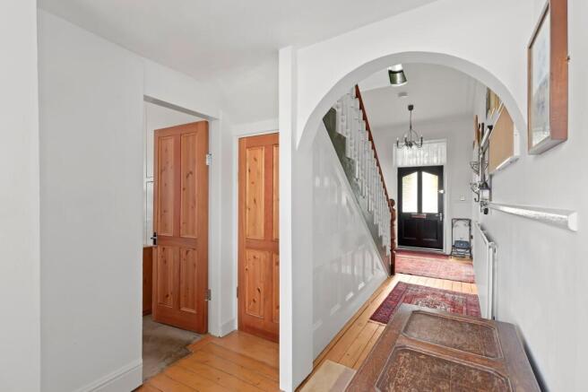 5 bed Detached for sale Image 10