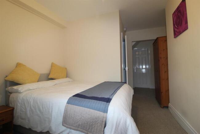 1 bed Apartment to rent Image 7