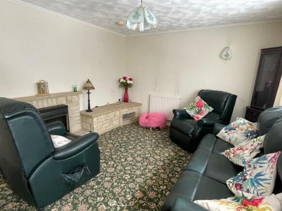 Living Room..jpg