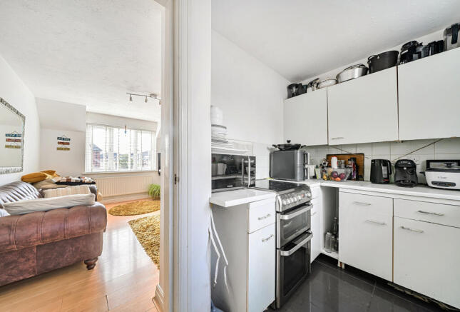 Lulworth Crescent, MITCHAM, Surrey, CR4 photo 4