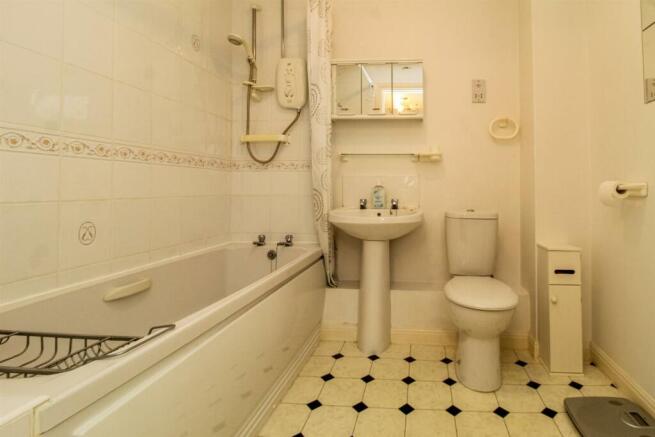 BATHROOM/W.C.