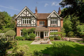 Flat 1, Lingwood, Byfleet Road, Cobham KT11 1DT