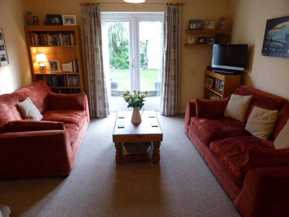 LIVING / DINING ROOM